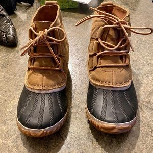 Sorel Out n About boots